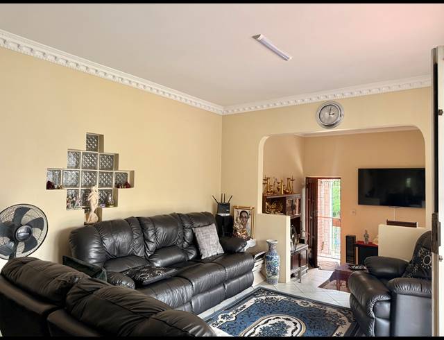 3 BEDROOM FREESTANDING FOR SALE IN HILLARY